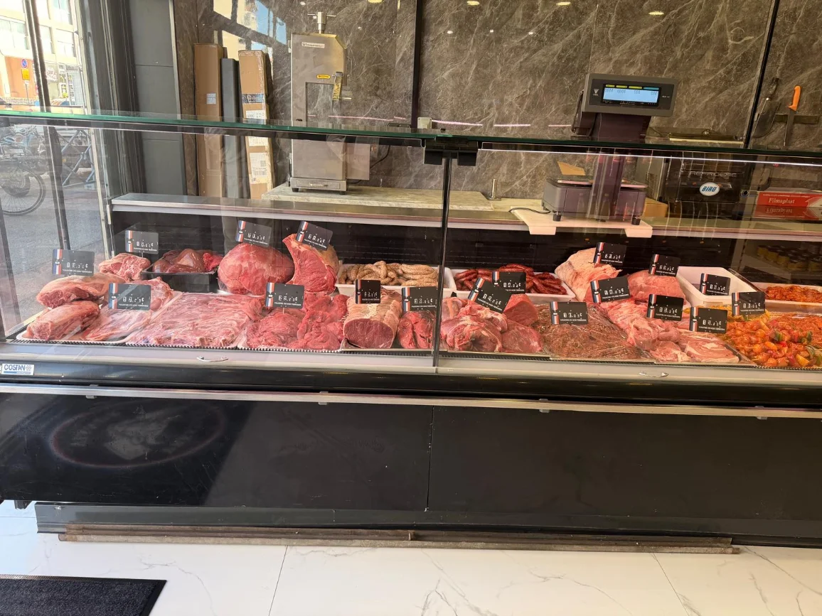 Étal de viande halal de la boucherie de Cagnes-sur-Mer - photo 4